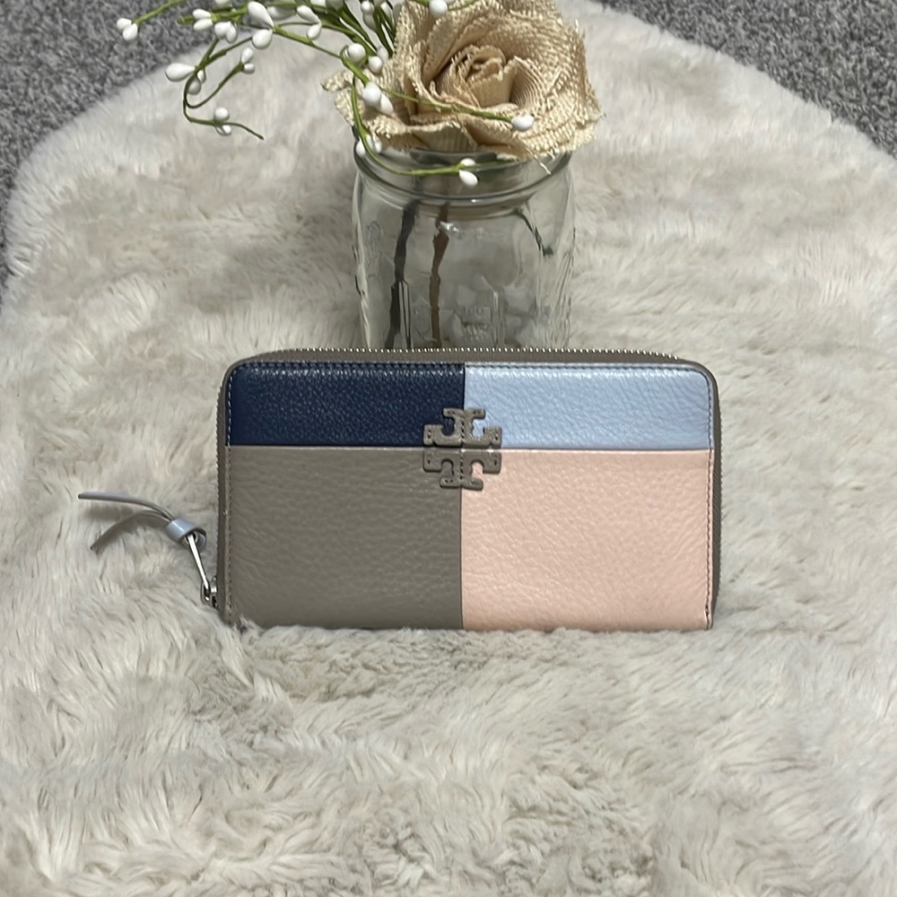 ✨Tory Burch Color-block Wallet✨